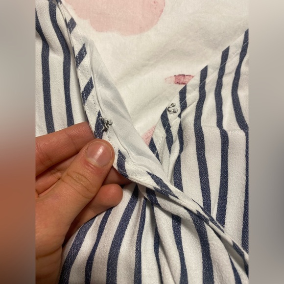 NWT Ambercrombie & Fitch V-Neck Belted Striped Romper Size XL - Picture 8 of 14